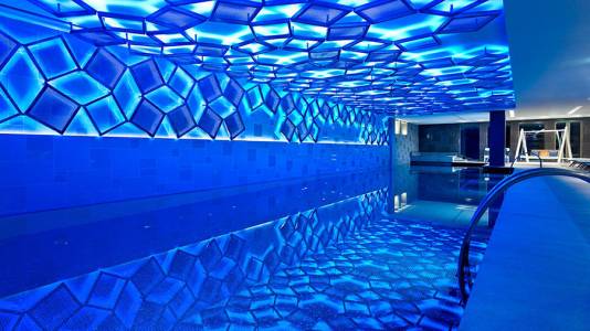 Metropol Palace Belgrade Spa indoor swimming pool4