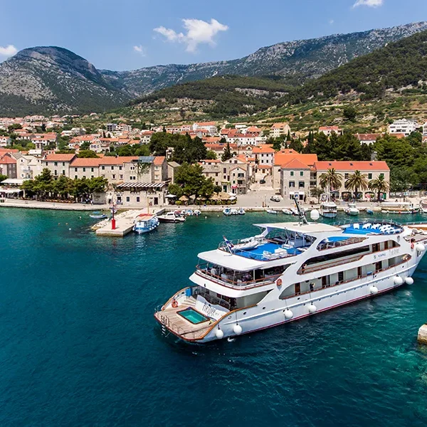 Adriatic Cruises aboard MS Prestige Croatia Trogit to Dubrovnik