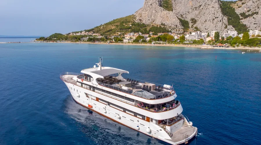 Adriatic sea cruise Croatia aboard My Way small ship